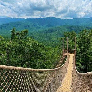 Smoky Mountains Road Trip Guide: 6 Days in Gatlinburg, Pigeon Forge & Beyond