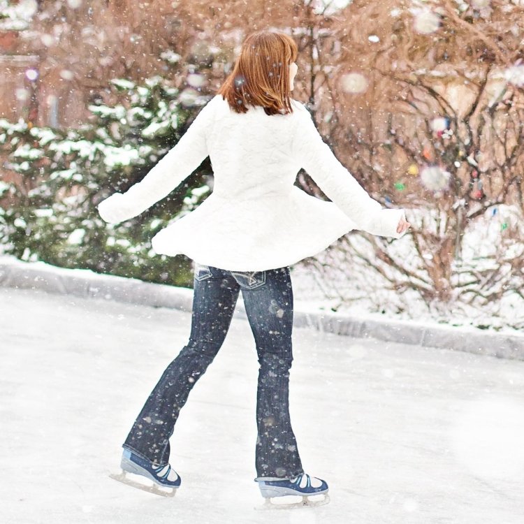 Winter Wonderland Escapes in the U.S.: Fun Beyond Skiing