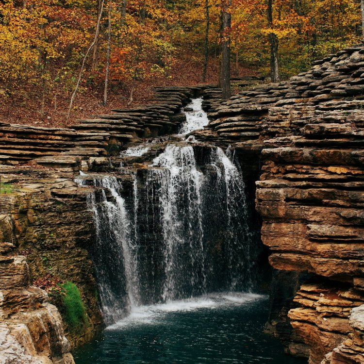 Explore the Ozarks in 5 Days: Top Caverns, Lakes, and Scenic Hikes