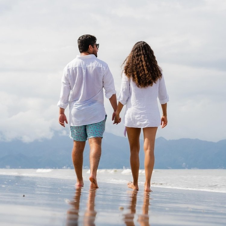 Best Romantic Coastal Towns for a Couples Getaway