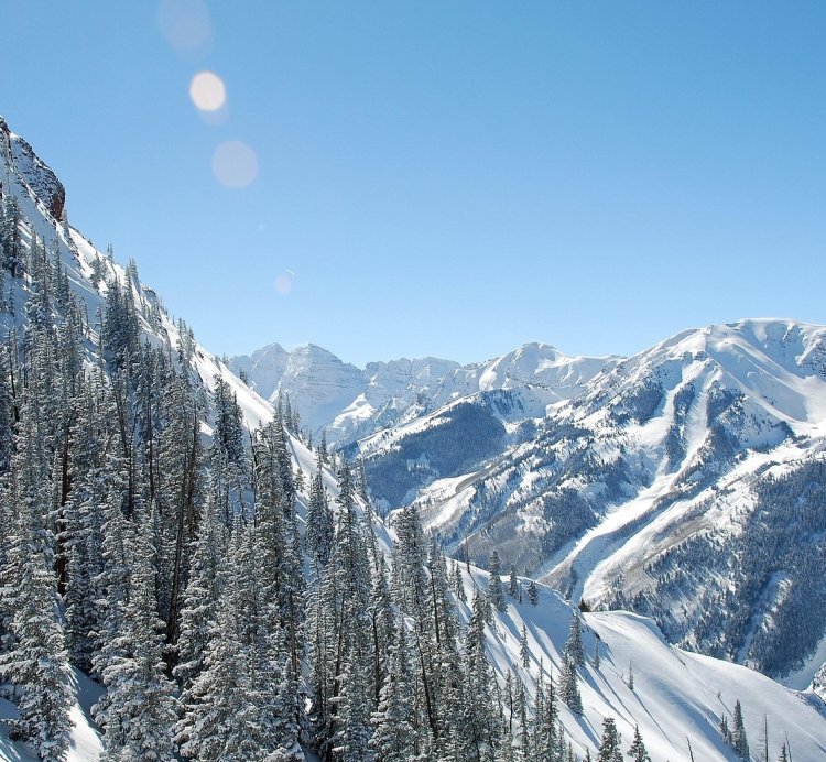 Rockies Winter Skiing Guide: Where to Ski, Stay, and Play